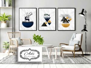 שלישיית תמונות בסגנון נורדי רקע שיש אפור גווני חרדל כחול איילים עצים