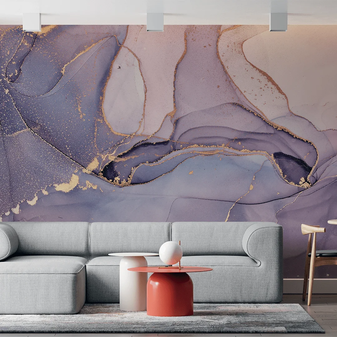 רוקדת בסגול