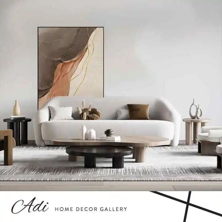 תמונת אבסטרקט גדולה בגוונים חום קרמל ושמנת