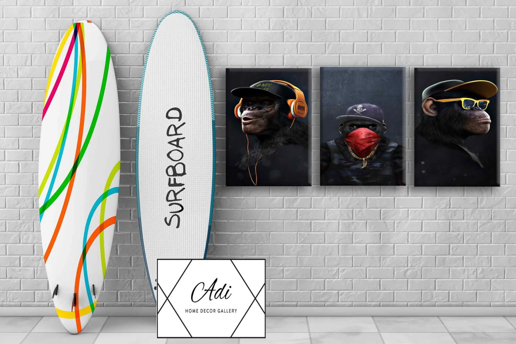 שלישיית תמונות של קופים עם משקפיים אוזניות ובנדנה